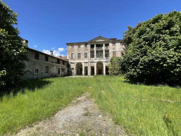 Villa di 1642 msup2 con piugrave di 5 locali in vendita a Bergamo