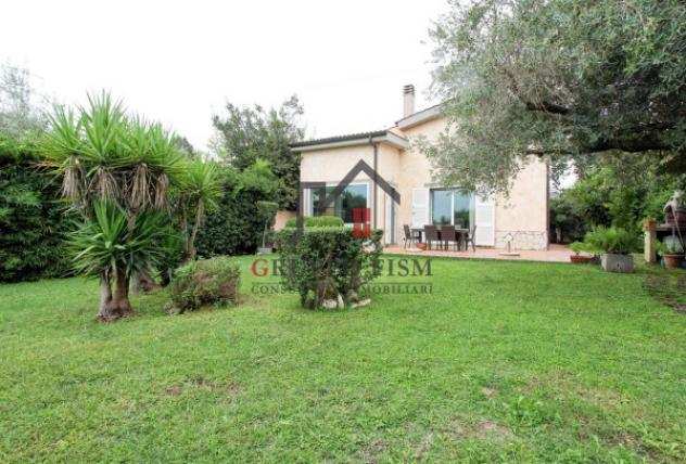 Villa di 179 msup2 con 3 locali in vendita a Roma