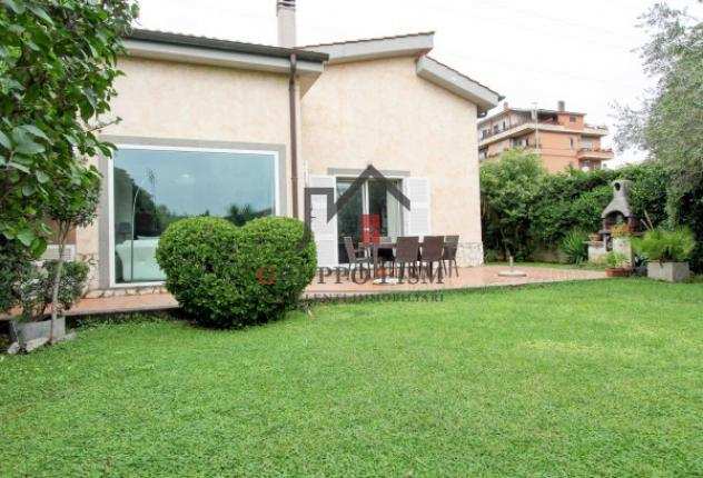 Villa di 179 msup2 con 3 locali in vendita a Roma
