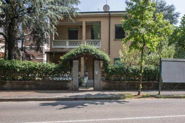 Villa di 190 msup2 con 5 locali in affitto a Cinisello Balsamo