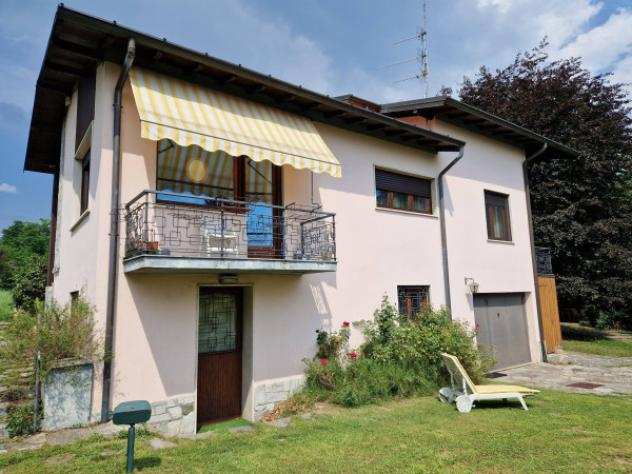 Villa di 200 msup2 con 4 locali e box auto in vendita a Varese
