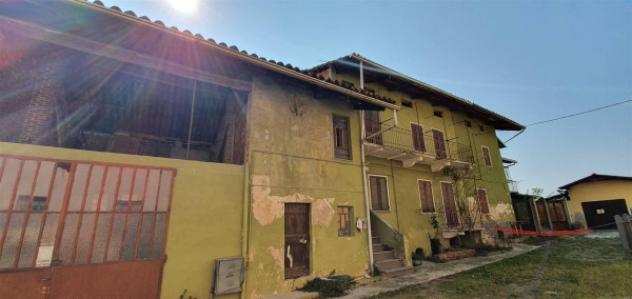 Villa di 200 msup2 con piugrave di 5 locali e box auto in vendita a Castelletto Cervo