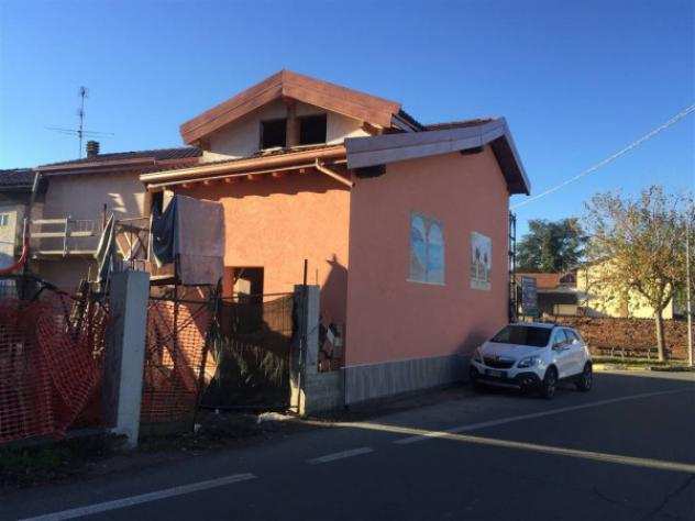 Villa di 200 msup2 con piugrave di 5 locali in vendita a Frugarolo