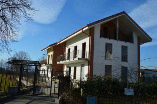 Villa di 205 msup2 con 4 locali e box auto doppio in vendita a Borgaro Torinese