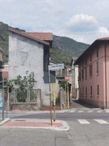 Villa di 240 msup2 con piugrave di 5 locali in vendita a Brescia