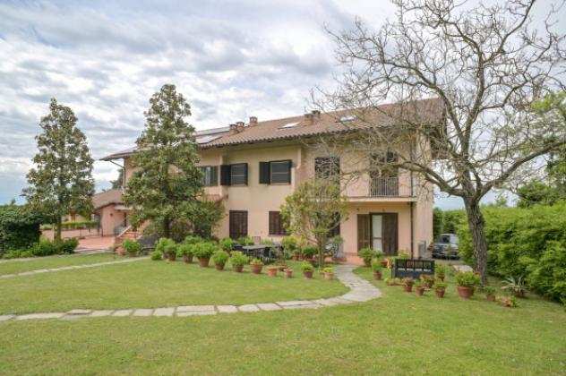 Villa di 242 msup2 con piugrave di 5 locali e box auto doppio in vendita a Castagneto Po