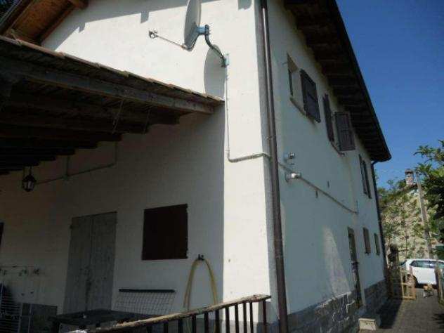 Villa di 250 msup2 con piugrave di 5 locali in vendita a Marano sul Panaro