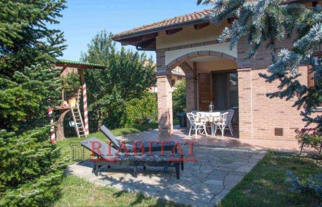 Villa di 260 msup2 con piugrave di 5 locali e box auto doppio in vendita a Villafranca dAsti