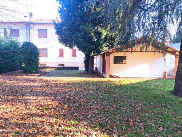 Villa di 265 msup2 con 5 locali e box auto doppio in vendita a Montebello Vicentino
