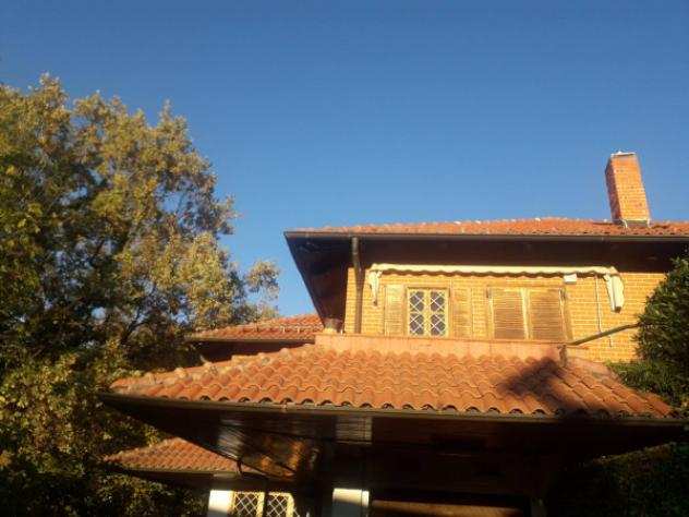 Villa di 294 msup2 con 5 locali e box auto in vendita a Pino Torinese