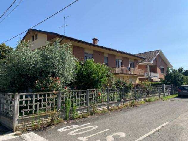 Villa di 300 msup2 con 5 locali e box auto doppio in vendita a San Maurizio Canavese