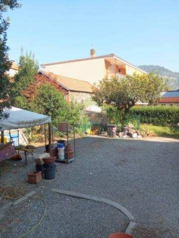 Villa di 310 msup2 con piugrave di 5 locali in vendita a Borgosesia