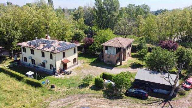 Villa di 313 msup2 con piugrave di 5 locali in vendita a Valsamoggia