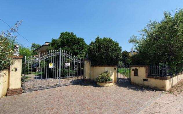Villa di 383 msup2 con piugrave di 5 locali e box auto doppio in vendita a Tezze sul Brenta