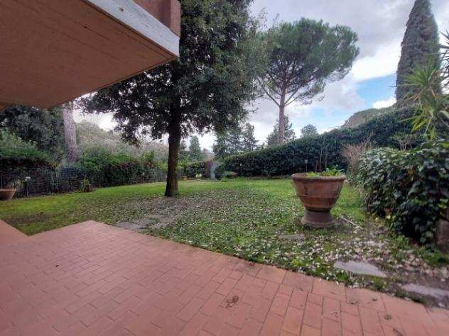 Villa di 390 msup2 con piugrave di 5 locali in vendita a Firenze