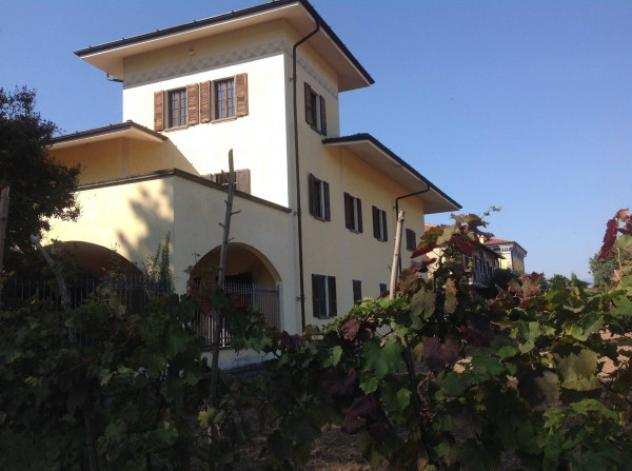 Villa di 400 msup2 con piugrave di 5 locali e box auto doppio in vendita a Chiari