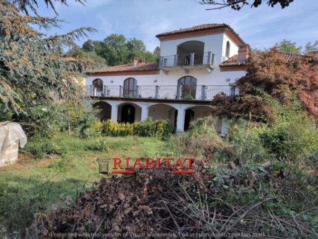 Villa di 410 msup2 con piugrave di 5 locali in vendita a Asti