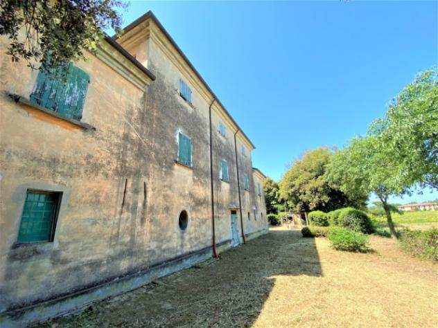 Villa di 450 msup2 con piugrave di 5 locali in vendita a Cesena