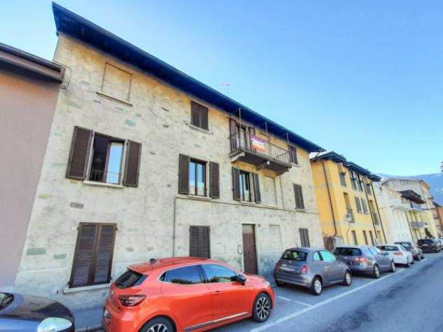 Villa di 457 msup2 con piugrave di 5 locali in vendita a Sondrio