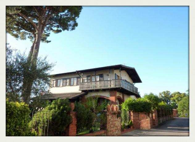 Villa di 460 msup2 con 4 locali in vendita a Olgiate Comasco