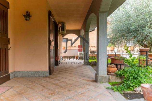 Villa di 600 msup2 con piugrave di 5 locali e box auto doppio in vendita a Guidonia Montecelio