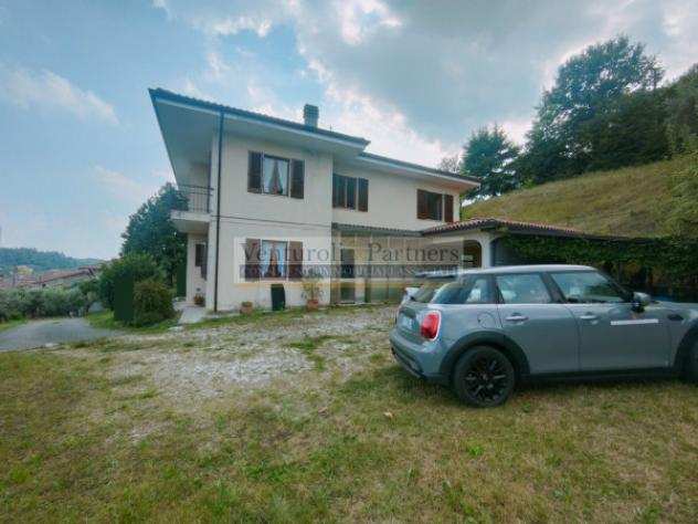 Villa di 868 msup2 con 5 locali in vendita a Gavardo