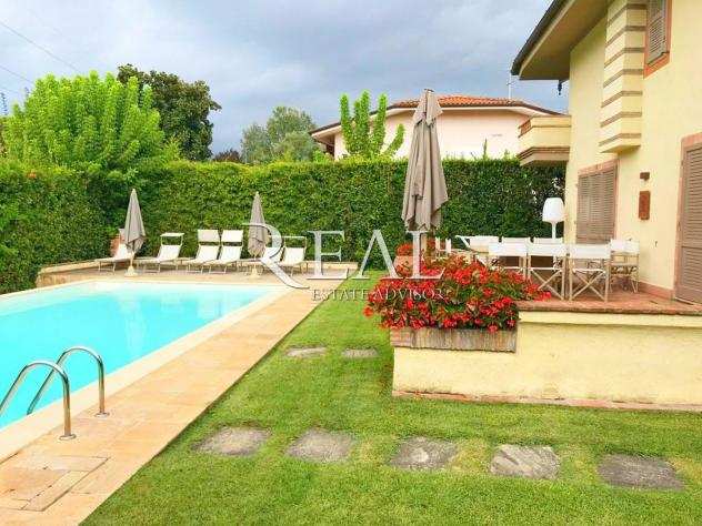 Villa in affitto a CARANNA - Forte dei Marmi 350 mq Rif 1088425