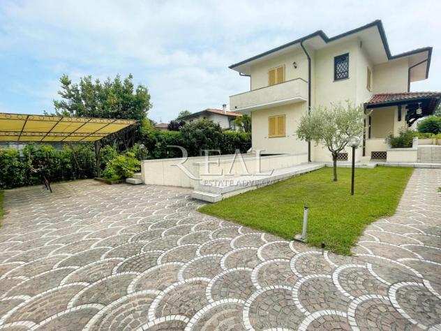 Villa in affitto a Forte Dei Marmi - 10 locali 300mq