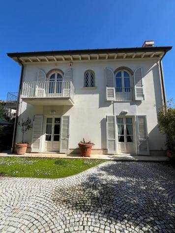 Villa in affitto a Forte Dei Marmi - 4 locali 150mq