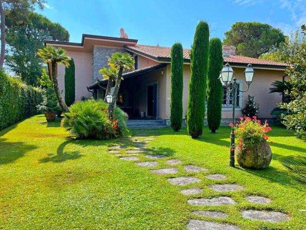 Villa in affitto a Forte Dei Marmi - 6 locali 220mq