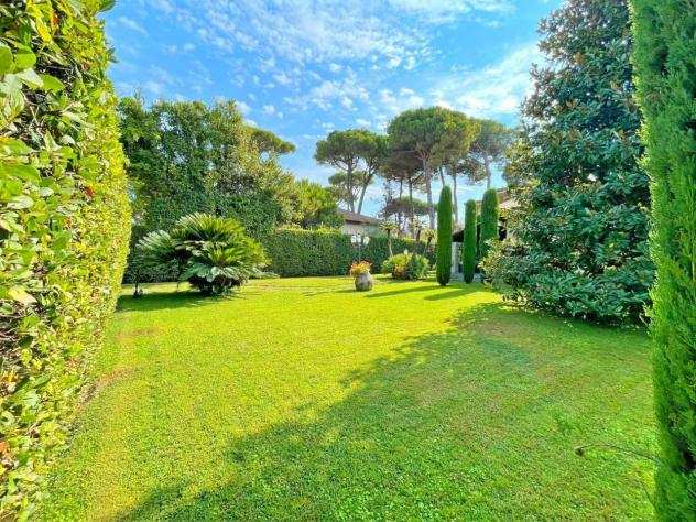 Villa in affitto a Forte Dei Marmi - 6 locali 220mq