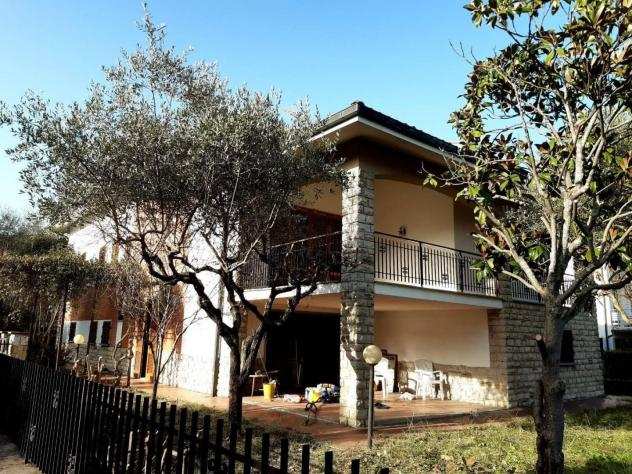 Villa in vendita a Altopascio 320 mq Rif 982729