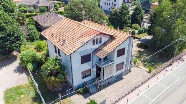 Villa in vendita a Briga Novarese - 8 locali 487mq