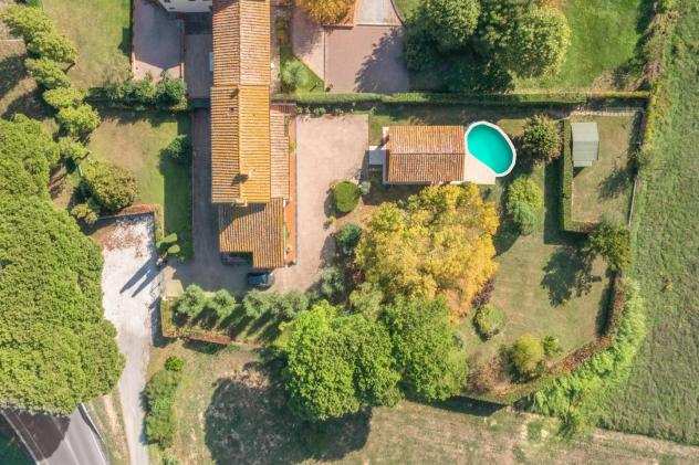 Villa in vendita a Calcinaia 350 mq Rif 1068770
