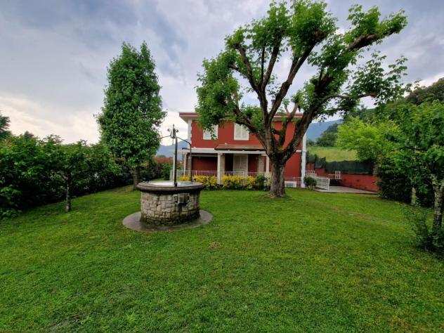 Villa in vendita a Camaiore 420 mq Rif 1132069