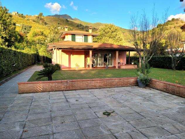 Villa in vendita a CASTAGNARA - Massa 265 mq Rif 1220595