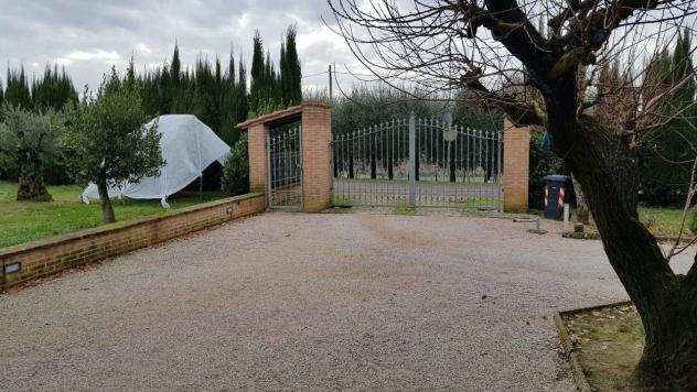 Villa in vendita a Castiglione Del Lago - 12 locali 330mq