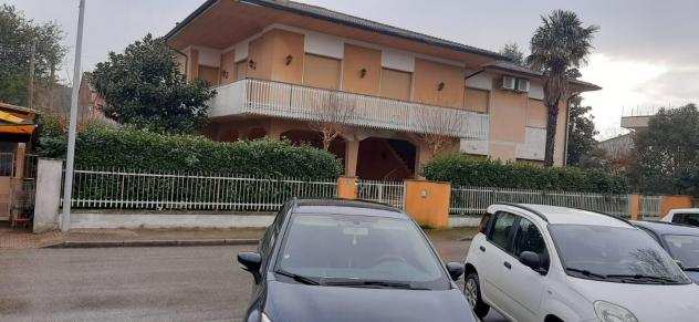 Villa in vendita a CENAIA - Crespina Lorenzana 400 mq Rif 949828