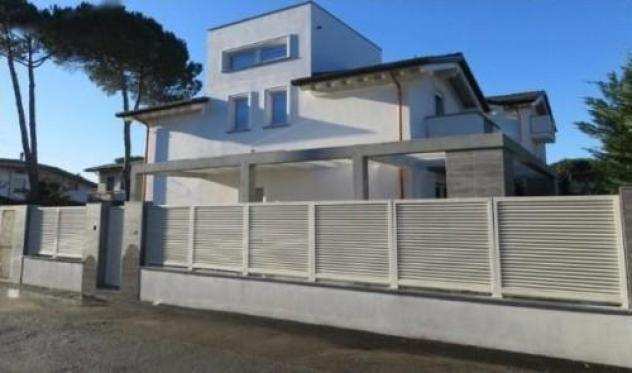 Villa in vendita a CINQUALE - Montignoso 240 mq Rif 451497