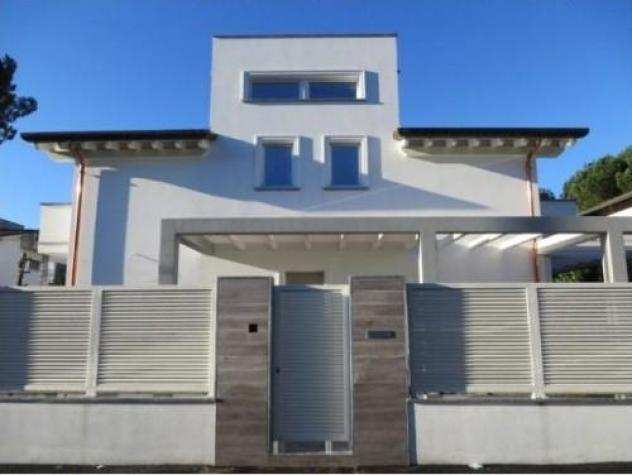 Villa in vendita a CINQUALE - Montignoso 240 mq Rif 451497