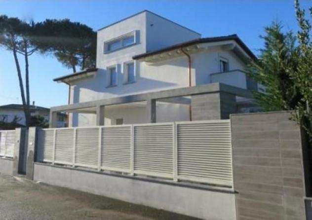 Villa in vendita a CINQUALE - Montignoso 240 mq Rif 451497