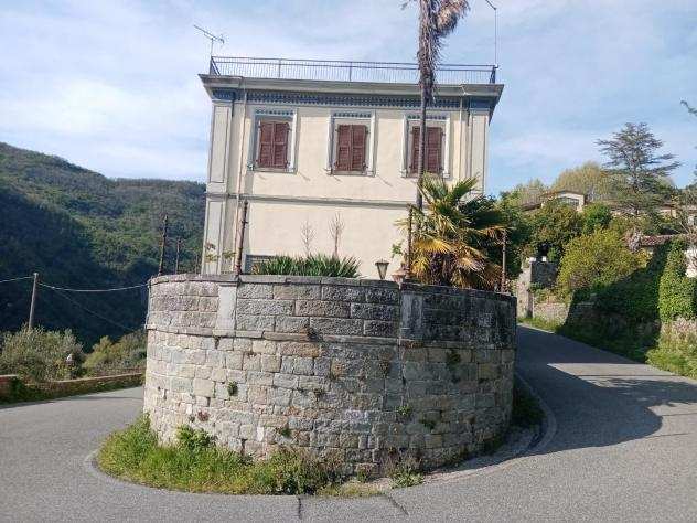 Villa in vendita a Fivizzano 420 mq Rif 981867