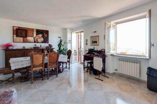 Villa in vendita a Fosdinovo 330 mq Rif 1067470