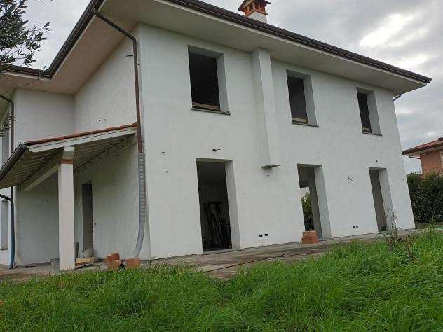 Villa in vendita a LAMMARI - Capannori 240 mq Rif 1093944