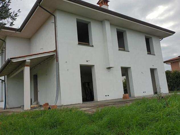 Villa in vendita a LAMMARI - Capannori 240 mq Rif 1093952