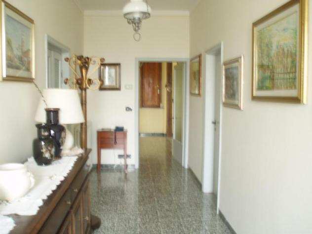 Villa in vendita a Lucca 240 mq Rif 1089780