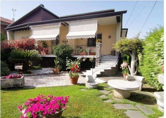 Villa in vendita a Marina di Carrara - Carrara 130 mq Rif 1079186