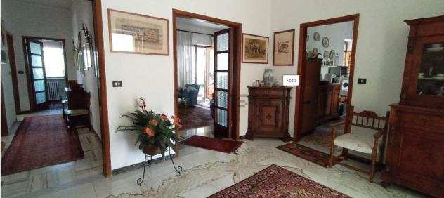 Villa in vendita a Marina di Carrara - Carrara 130 mq Rif 1079186