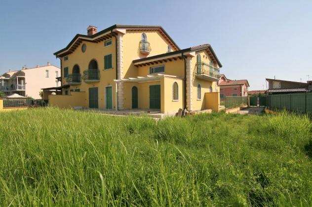 Villa in vendita a MARINA DI CARRARA - Carrara 150 mq Rif 779617
