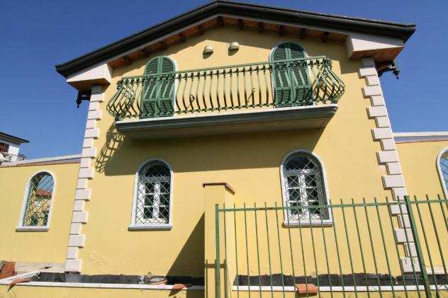 Villa in vendita a MARINA DI CARRARA - Carrara 150 mq Rif 779617